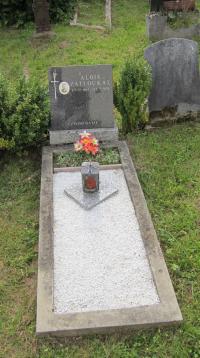 The grave of Alois Zatloukal, who was the only Czech in the Urlich settlement and its last permanent dweller