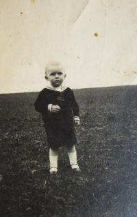 Helmut Schramme at the age of two years