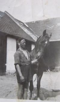 Hugo Drásal at the Vejchodů Farm