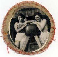 Maud with Ruth Weiszová