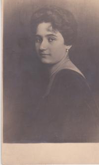 Kateřina Hahnová- mother of Marieta Šmolková