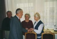 A. Hašková (druhá zleva) s Naděždou Kavalírovou