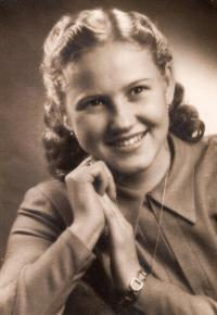 Miluše Hořejší, fiancée, in 1948