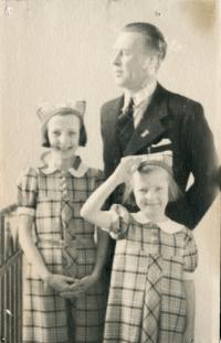 Dagmar with her father and younger sister Jarmila