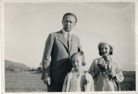 Dagmar with her father and younger sister