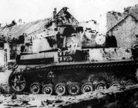 Lanžhot. Zničený rumunský tank typu Panzer IV. (1945)