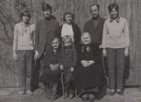 Miloš Lokajíček s rodinou, 70. léta