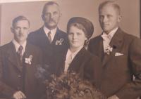 Wedding photo - from the right: father Leo and mother Herta Heinisch, grandfather and uncle - 1939.
