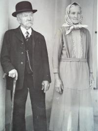 Mr and Mrs Habiger, grandparents of Marie Tesarova