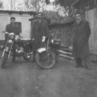Horní Fořt, 1955 - from left: Jan Mastný, Josef Jehlík, delivery man