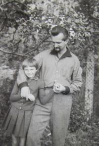 Bohumil Robeš with his niece Soňa after his release from prison