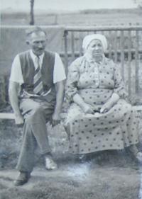11 - grandfather and grandmother Záruba