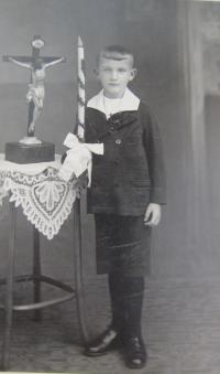 Erich Plachtzik at his first communion in Sudice in 1938