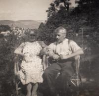 Rudolf's parents on the garden in Střekov - 1938