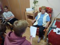 Pupils from the elementary school ZŠ Petřiny sever interviewing the witness