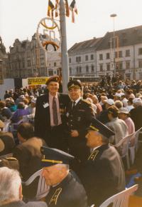 Jaroslav Piskáček with lieutenant colonel Robert Matula, May 1995