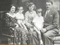 Rodina Coufalových na začátku 30. let
