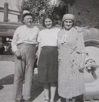 Parents with his wife Jiřina Sklenářová in 1950