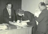  welcoming of new citizens to life, Ludmila with daughter Věra, 1964