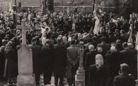 The funeral of his father Zdeněk Horák in Vyšovice in 1953