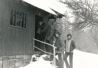 Zimní „salesiánská chaloupka“ v Tiché u Frenštátu, 1981
