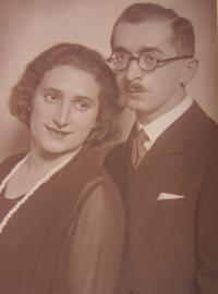 Rodiče v roce 1931