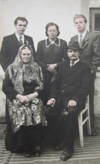 The Kůrka family in the 1950s, at the back siblings Adolf, Marie and Alfons; parents František and Josefa in the front