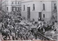21. 8. 1968 in Liberec. Arriving tanks