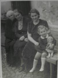 A. Vlasáková with her great-grandmother, grandmother and mother