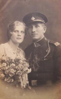 The parents of Charles and Emilie Strakovi