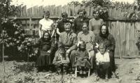 Portrét rodiny Štouračovy z roku 1954