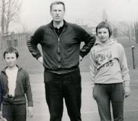 Helena with her father and brother, 1975