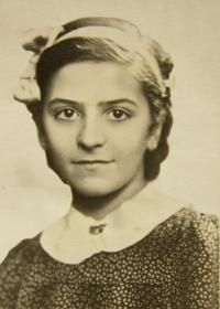 Helga Smékalová (Deutschová) -1944