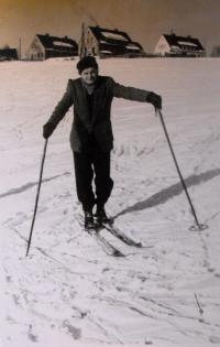 Eliška's husband skiing; a slope under their house (the houses were not yet purchased at the time - there are still no fences and garages); Rotava; 1955