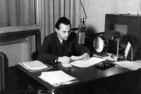 In the Radio (National station in 1948)