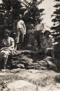 Eva Erbenová with parents on a trip, after year 1935