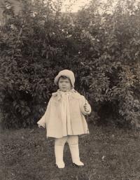 Eva Erbenová-Loevidtová childhood