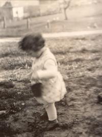 Eva Erbenová-Loevidtová childhood