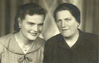 Gertruda Kočí with her mother