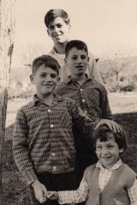 Sons, 1966