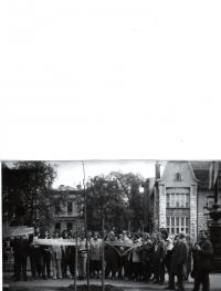 Pákh Tibor litvánokkal egy tüntetésen, 1990. április 6. 