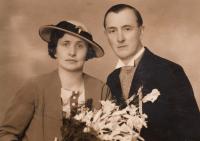 Wedding of parents, 1935