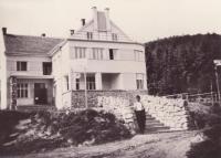 Hotel Adolf Pospisil before firing, which took place during the war secret dance