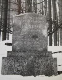 Memorial to the murdered John Šlusara, which today stands in the woods behind Javořická