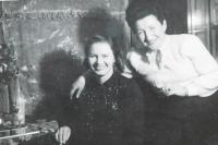 Matka Emílie Vlčková s Marií Orálkové u které Milan Vlček bydlel během věznění maminky  po válce