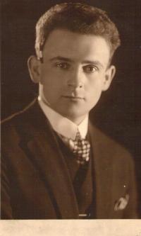 JUDr. Viktor Metzl - father of Alena Popperová in 1926