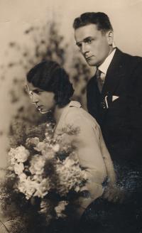 Marie and Viktor Metzlovi, wedding day, 1931
