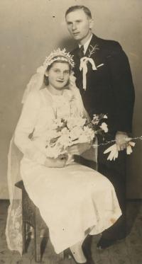The wedding photo with Karel Darda
