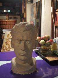 Karel Floss, busta vytvořená během jeho pobytu u PTP