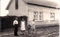 Václav Salač with his family in the interwar period